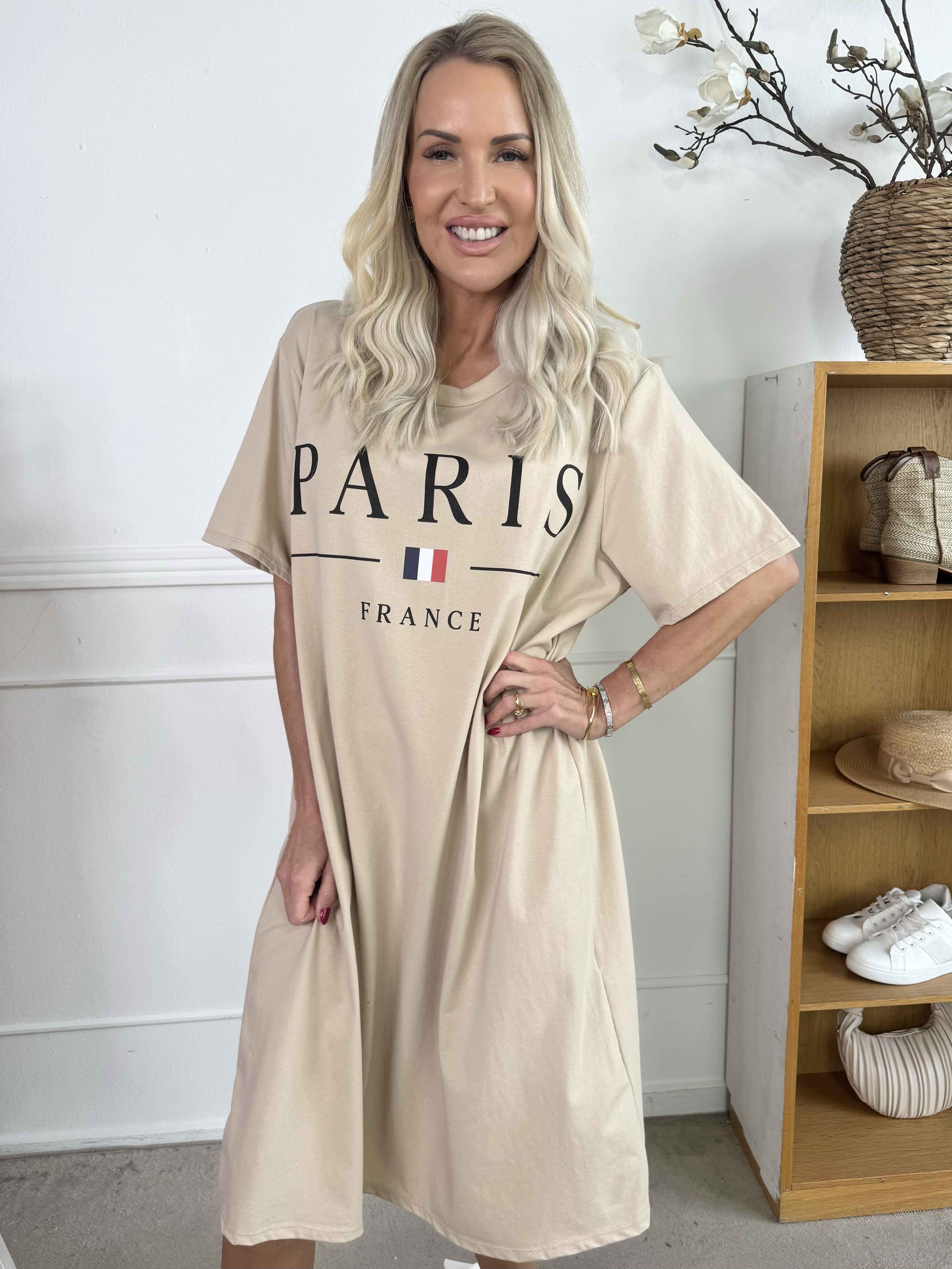 Alice - Joggingklänning i bomull med Paris stående på bröstet